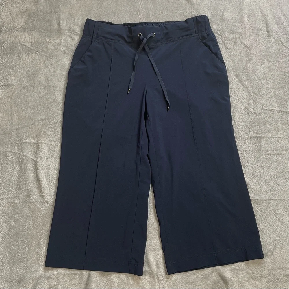 Athleta Pants 6 Crosstown Culotte Capri Stretch‎ Navy Blue Athleisure